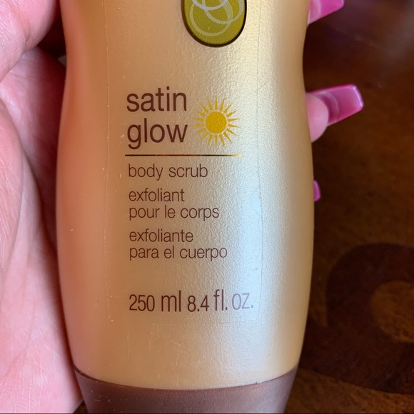 Avon Skin So Soft Satin Glow Body Scrub - Picture 2 of 5